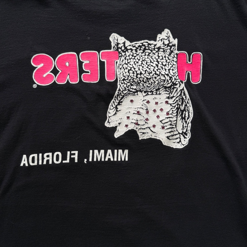 Vintage Hooters Miami Florida Made in USA Single Stitch Rhinestone Tee XL - Picture 7 of 8